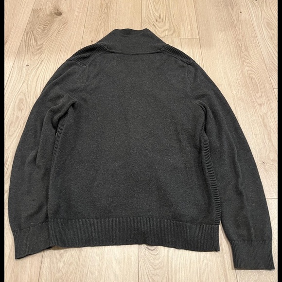Banana Republic size M sweater - Picture 4 of 7